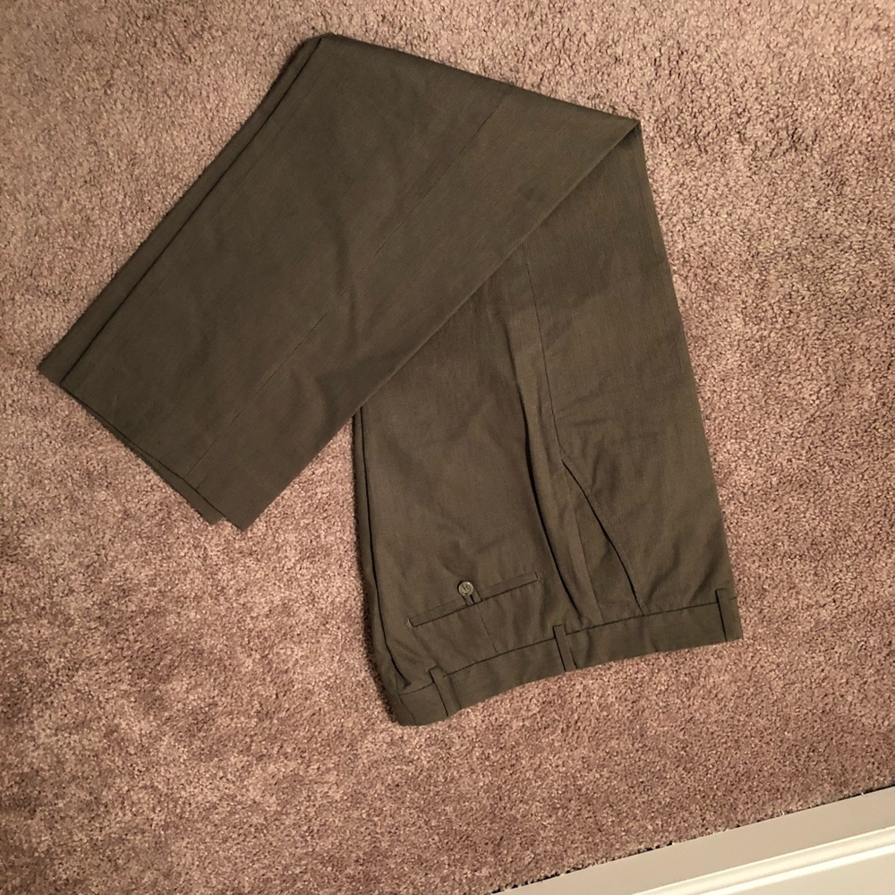 Banana Republic Men’s Dress Pants - Picture 2 of 4
